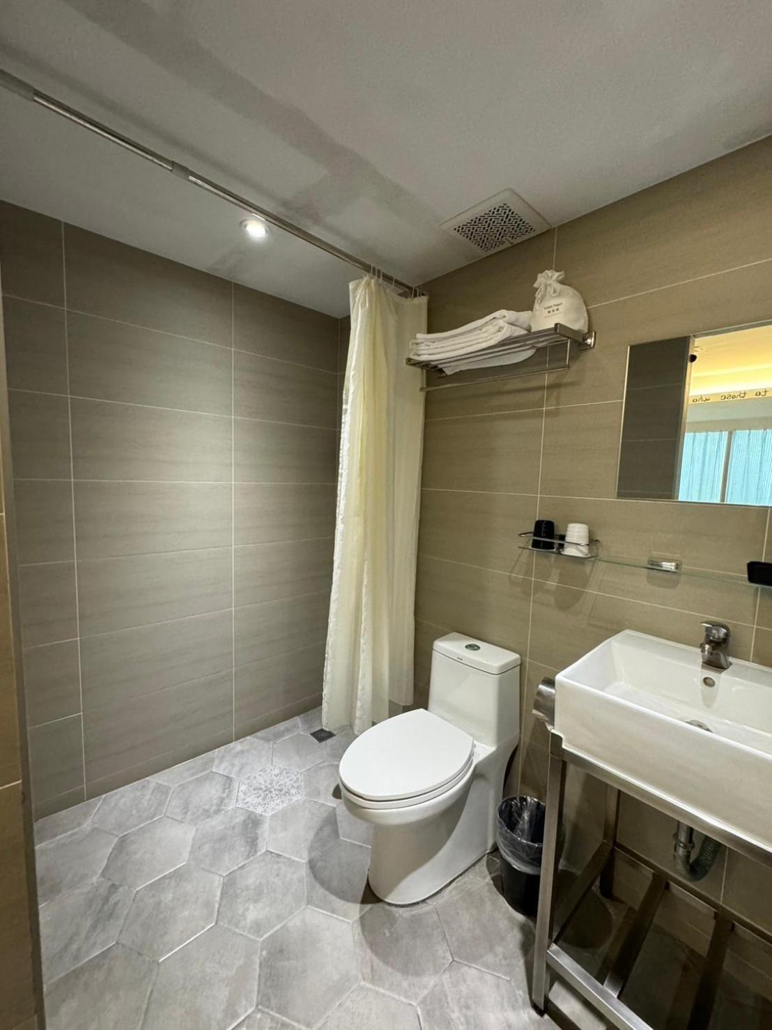 Rf Hotel  Linsen Taipei Extérieur photo