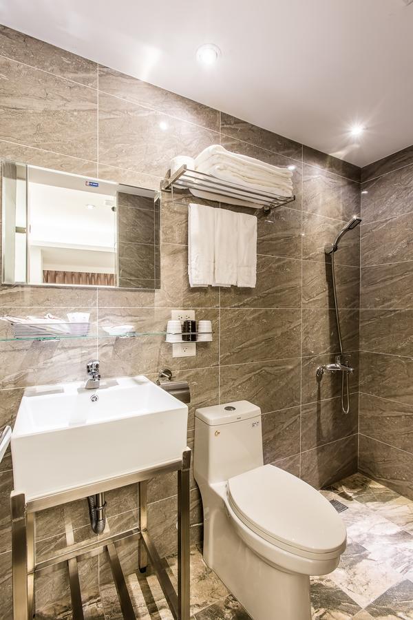 Rf Hotel  Linsen Taipei Extérieur photo